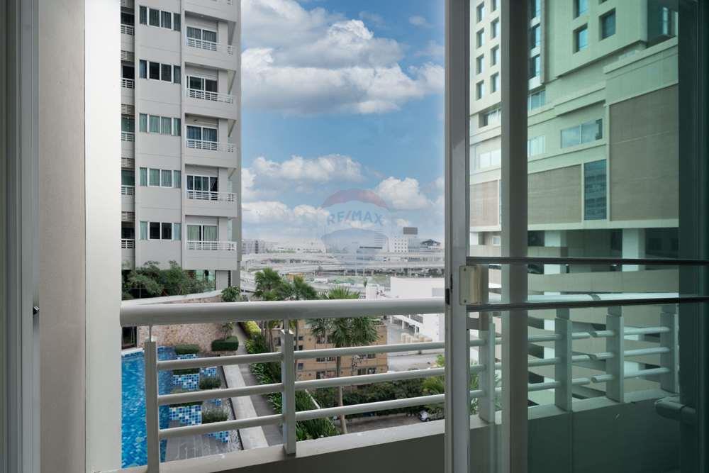Luxury condo in Diamond Tower Bang Rak
